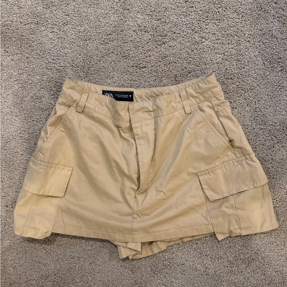 Zara Women's Beige Cargo Skorts